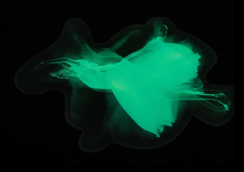 CAD-COLOR-Glow-in-the-dark-STAHLS-Europe-2-0-850-c-100-1200.webp